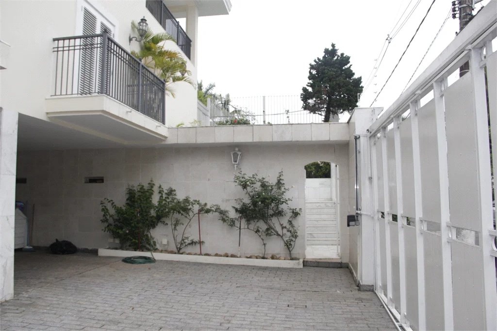 Casa à venda ou para alugar com 5 suítes em Jardim Leonor, São Paulo, SP