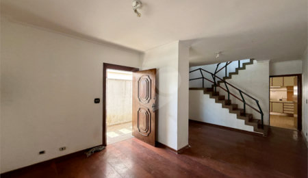 Sobrado à venda com 3 quartos, sendo 1 suíte,  em Campo Belo, São Paulo, SP