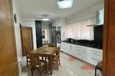 Casa à venda com 3 suítes no condomínio Residencial Delle Stelle, Louveira - SP