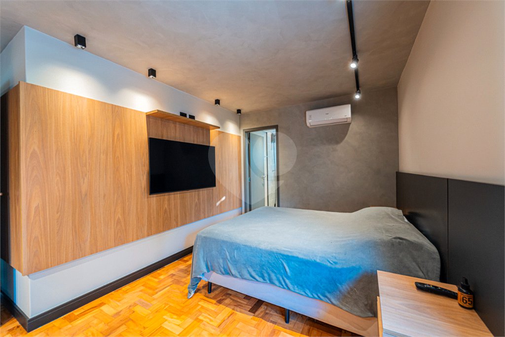 Sobrado à venda com 4 quartos, sendo 2 suítes, em Moema, São Paulo, SP