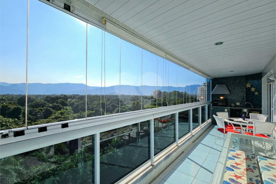 Apartamento à venda ou para alugar com 3 quartos, sendo 1 suíte, em Riviera de São Lourenço, Bertioga, SP