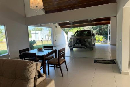 Casa à venda com 3 quartos, sendo 1 suíte, no condomínio Vale do Lago, Sorocaba - SP