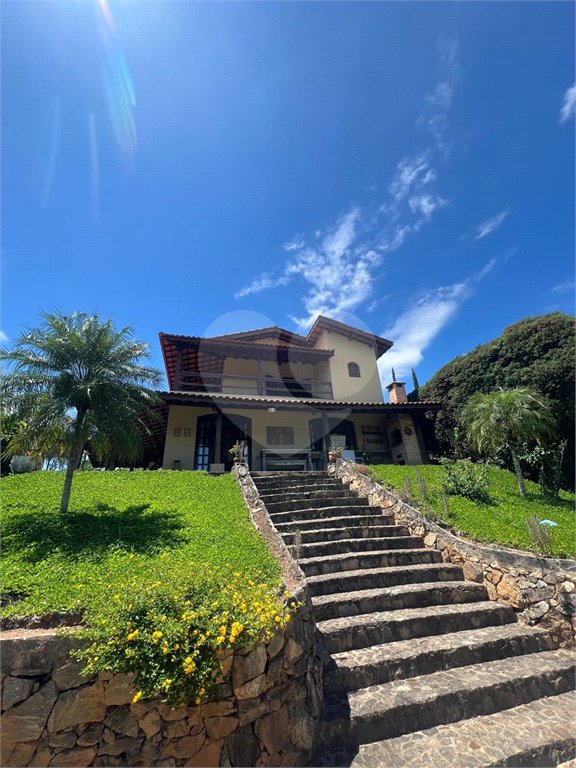 Casa à venda com 4 quartos, sendo 1 suíte, em Alpes D'ouro, Bom Jesus dos Perdões, SP