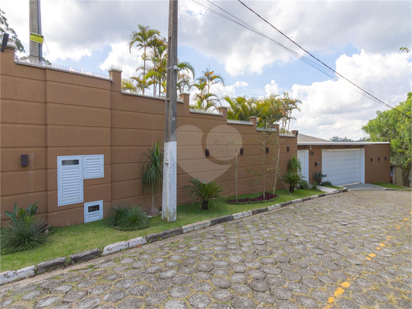 Casa à venda com 3 suítes no condomínio Parque Imperial da Cantareira, Mairiporã - SP
