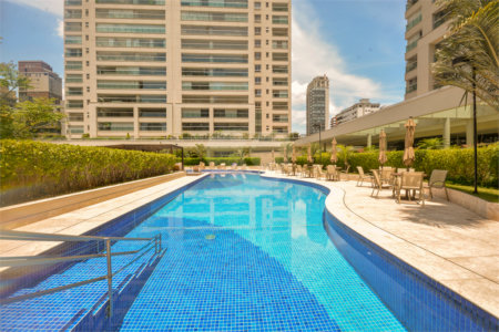 Apartamento à venda com 4 suítes,  em Vila Uberabinha, São Paulo, SP