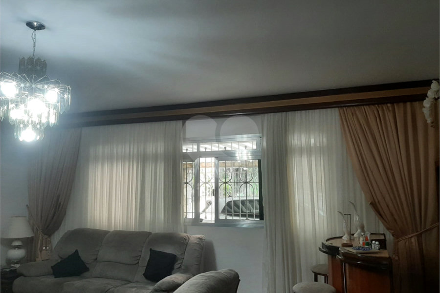 Sobrado à venda com 4 quartos, sendo 2 suítes, em Tremembé, São Paulo, SP