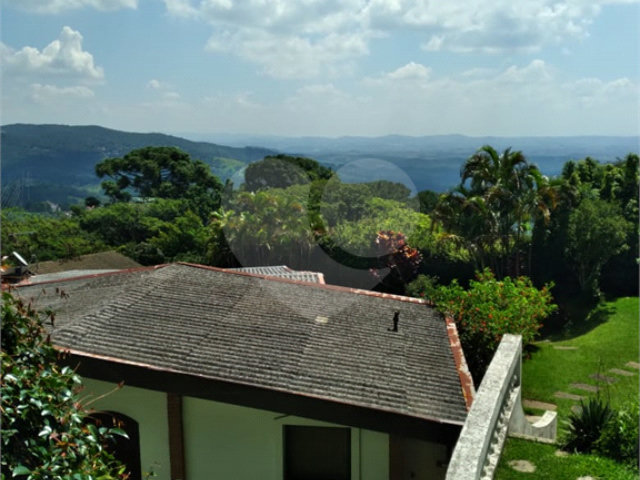 Casa à venda com 5 quartos, sendo 3 suítes,  em Serra da Cantareira, Mairiporã, SP