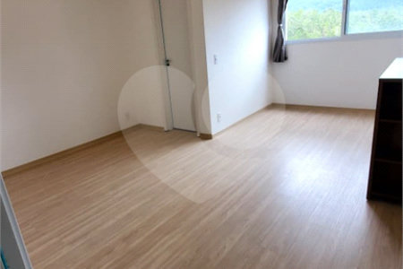Apartamento à venda com 3 quartos, sendo 1 suíte, em Parque Santana, Mogi das Cruzes, SP