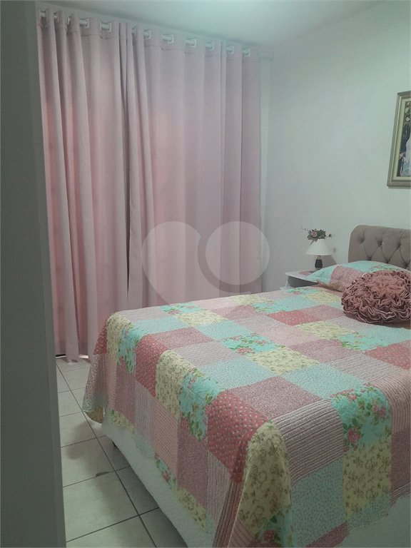 Sobrado à venda com 3 suítes em Itaim Paulista, São Paulo, SP