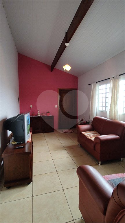 Casa à venda com 3 quartos, sendo 1 suíte, em Vila Santa Helena, Atibaia, SP