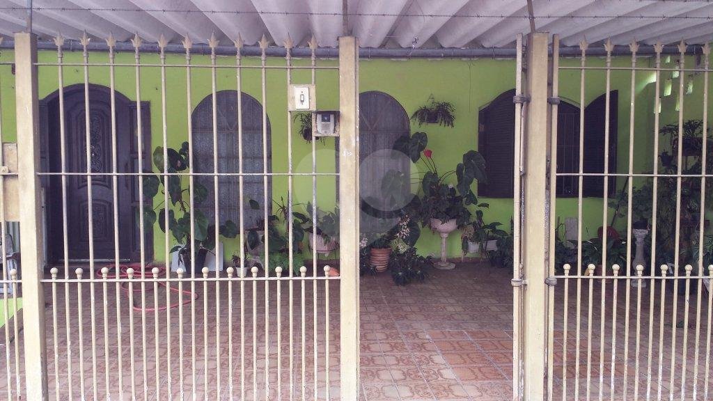 Casa à venda com 3 quartos, sendo 1 suíte, em Itaquera, São Paulo, SP