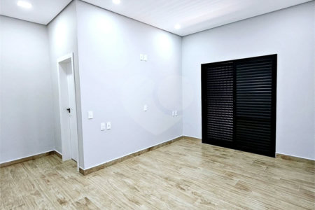 Casa à venda com 3 quartos, sendo 1 suíte, no condomínio Parque Ibiti Reserva, Sorocaba - SP
