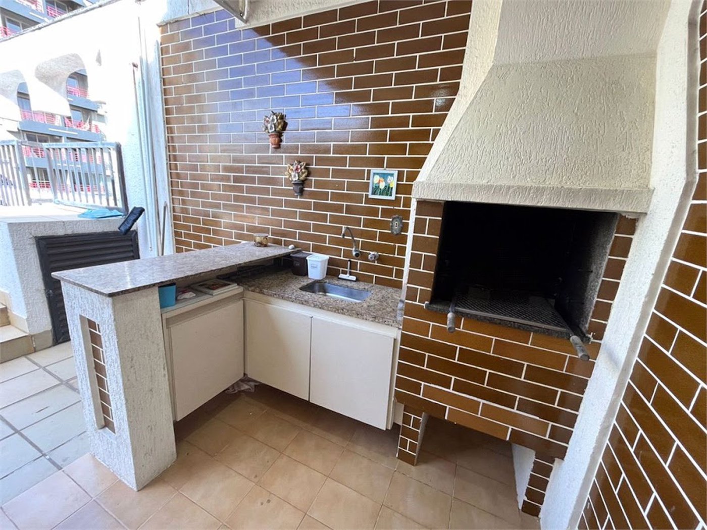 Apartamento Residencial à venda, Jardim Três Marias, Guarujá - AP0583.