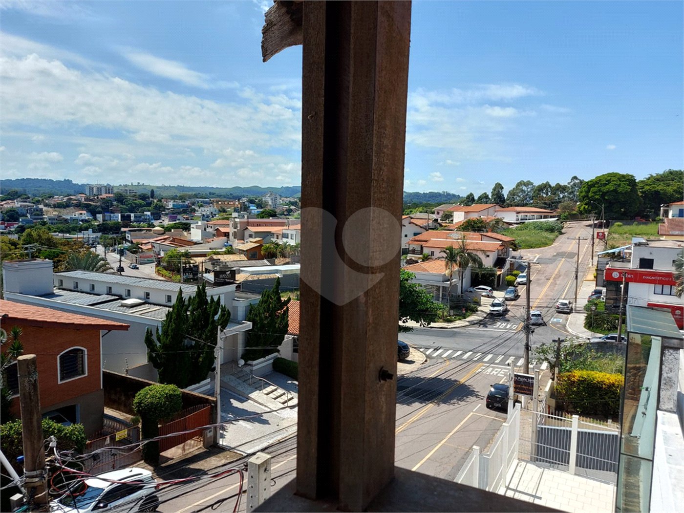 Sobrado à venda com 5 quartos, sendo 4 suítes, em Santa Rosa, Vinhedo, SP