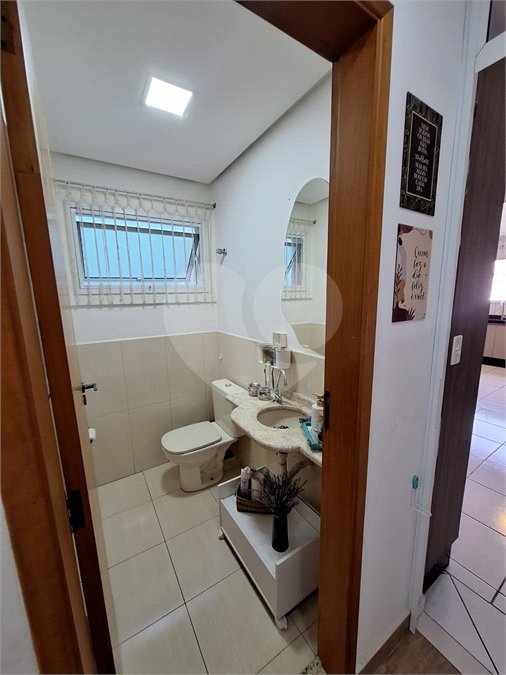 Sobrado à venda com 4 quartos, sendo 2 suítes, em Nova Petrópolis, São Bernardo do Campo, SP