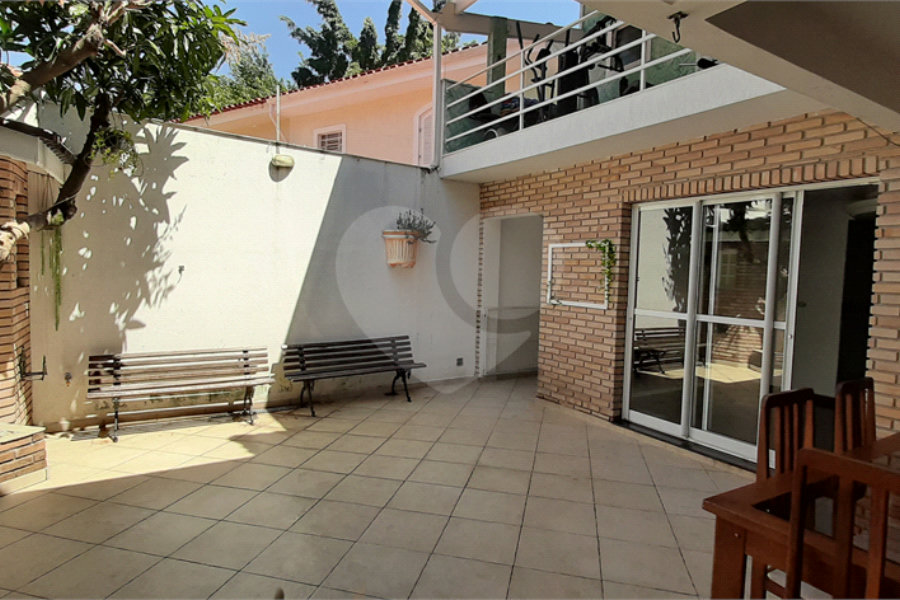 Sobrado à venda com 4 quartos, sendo 2 suítes, em Tremembé, São Paulo, SP