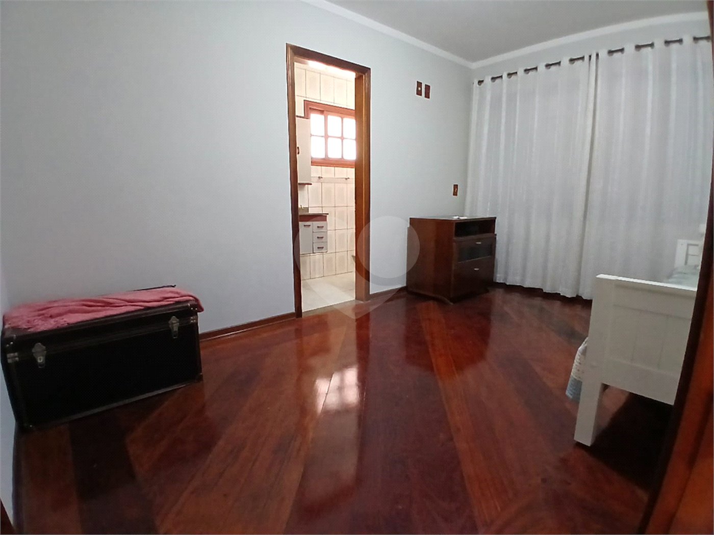 Casa à venda com 5 quartos, sendo 3 suítes, em Vila Santista, Atibaia, SP