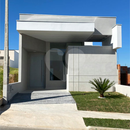Casa à venda com 3 quartos, sendo 1 suíte, no condomínio Horto Florestal Villagio, Sorocaba - SP