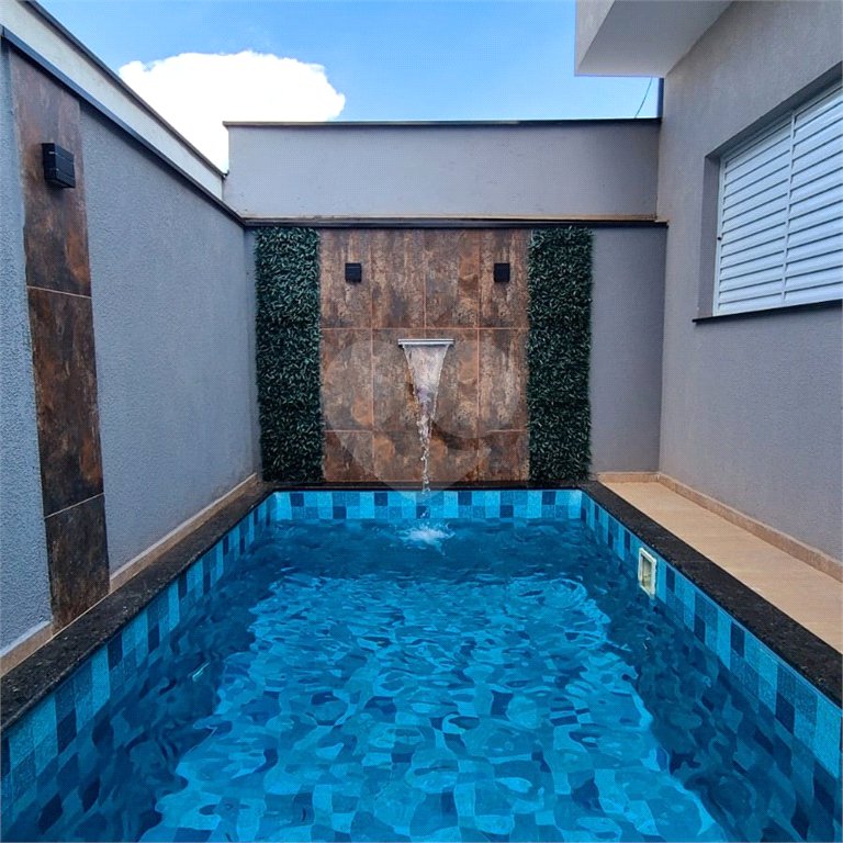 Casa à venda com 3 quartos, sendo 1 suíte, no condomínio Horto Florestal Villagio, Sorocaba - SP