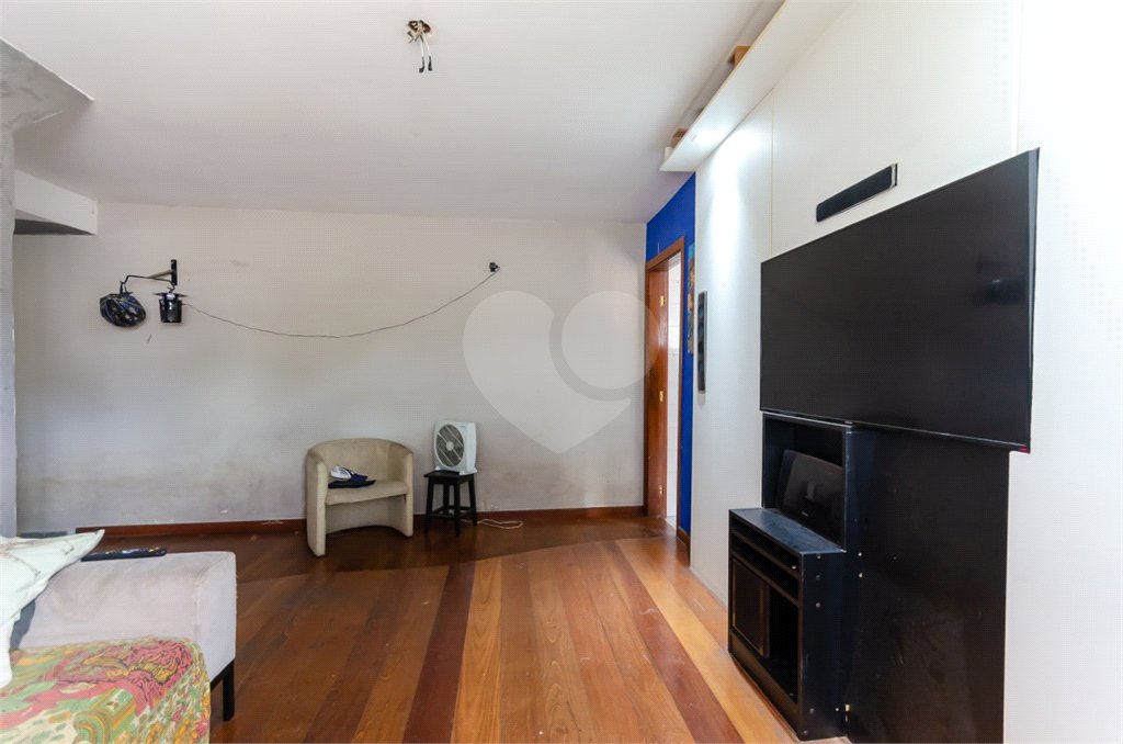 Sobrado à venda ou para alugar com 4 quartos, sendo 1 suíte, em Vila Anglo Brasileira, São Paulo, SP