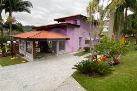 Casa à venda com 7 suítes no condomínio Capela do Barreiro, Itatiba - SP