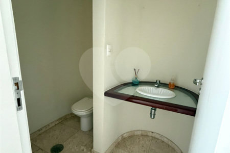 Apartamento à venda com 3 quartos, sendo 1 suíte, em Santa Cecília, São Paulo, SP