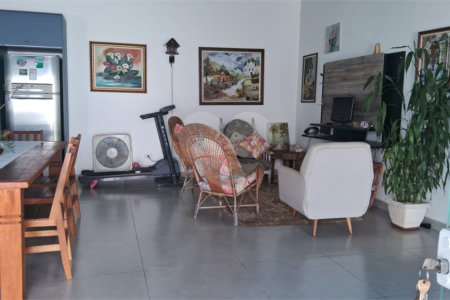 Casa à venda com 5 quartos, sendo 1 suíte, no condomínio Village da Serra, Araçoiaba da Serra - SP
