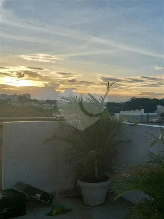 Casa térrea com 300m², 120m² de área construída, 2 quartos, vaga para 3 carros, à venda em Pirituba