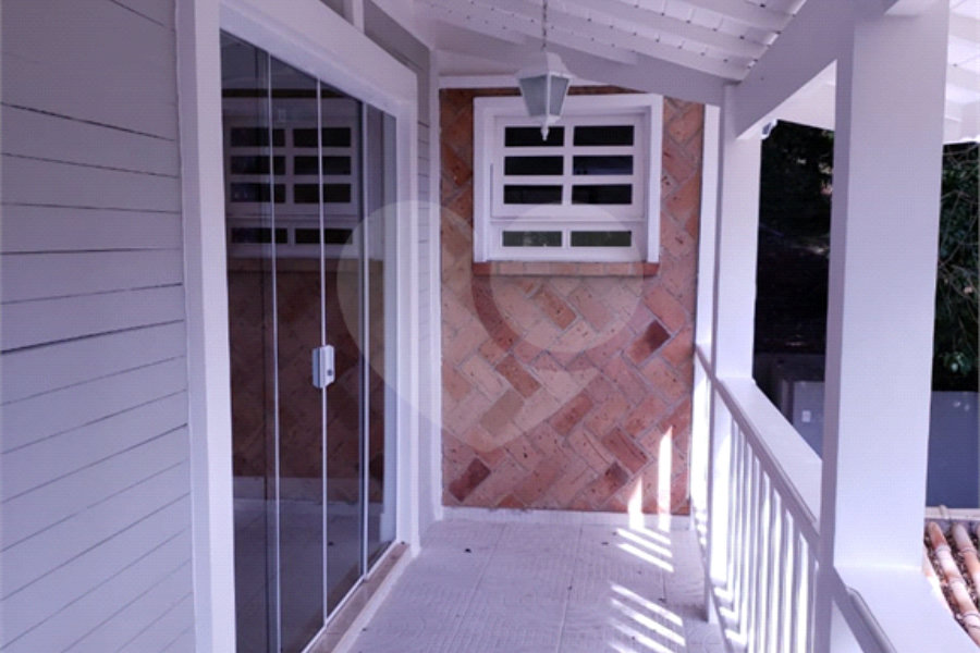 Casa à venda com 2 quartos, sendo 1 suíte, em Cumbari, Mairiporã, SP