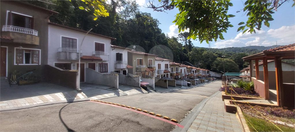 Casa à venda com 2 quartos no condomínio Parque das Araucárias, São Paulo - SP