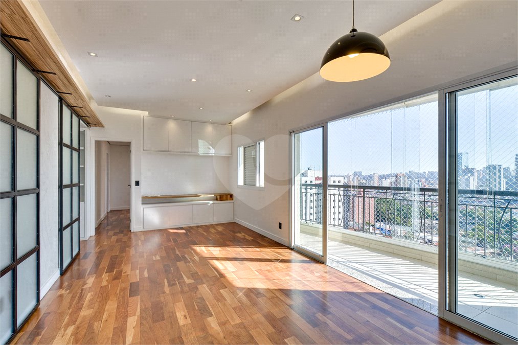 Apartamento à venda com 3 quartos, sendo 1 suíte, em Santo Amaro, São Paulo, SP
