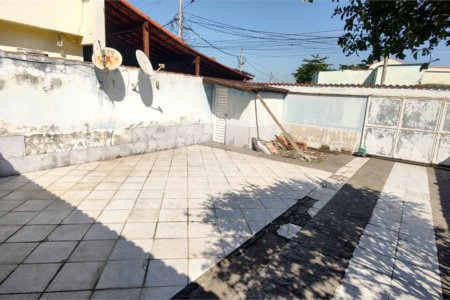Casa à venda com 3 quartos, sendo 1 suíte, em Cosmos, Rio de Janeiro, RJ