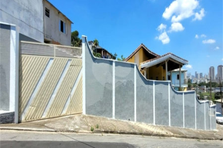 Casa à venda com 3 quartos, sendo 1 suíte, em Jardim Rodeio, Mogi das Cruzes, SP