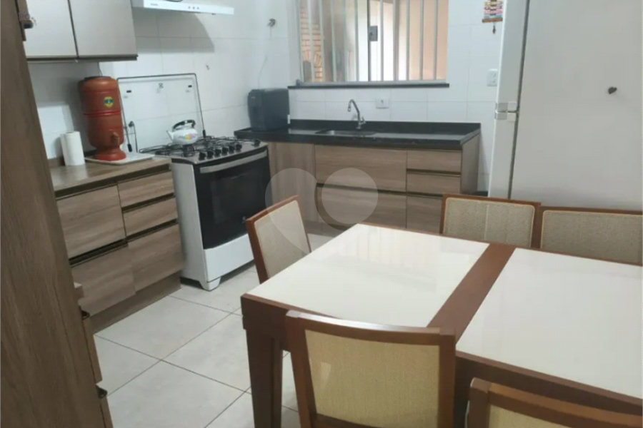 Sobrado à venda com 2 quartos em Vila Guedes, São Paulo, SP