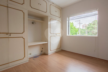 Casa à venda ou para alugar com 3 quartos, sendo 1 suíte,  em Mirandópolis, São Paulo, SP