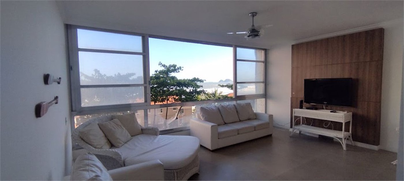 Apartamento Residencial à venda, Pitangueiras, Guarujá - AP0444.