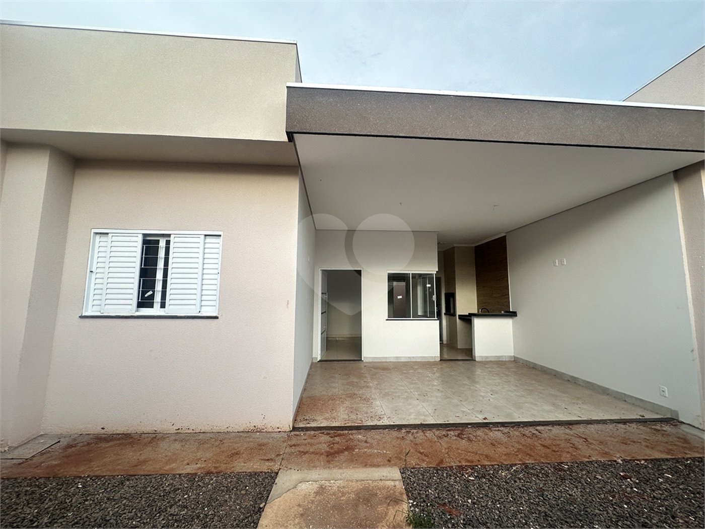 Casa à venda com 3 quartos, sendo 1 suíte,  em Ipê, Três Lagoas, MS
