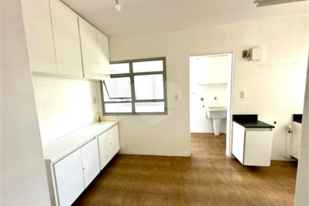Apartamento à venda com 3 quartos, sendo 1 suíte, em Itaim Bibi, São Paulo, SP