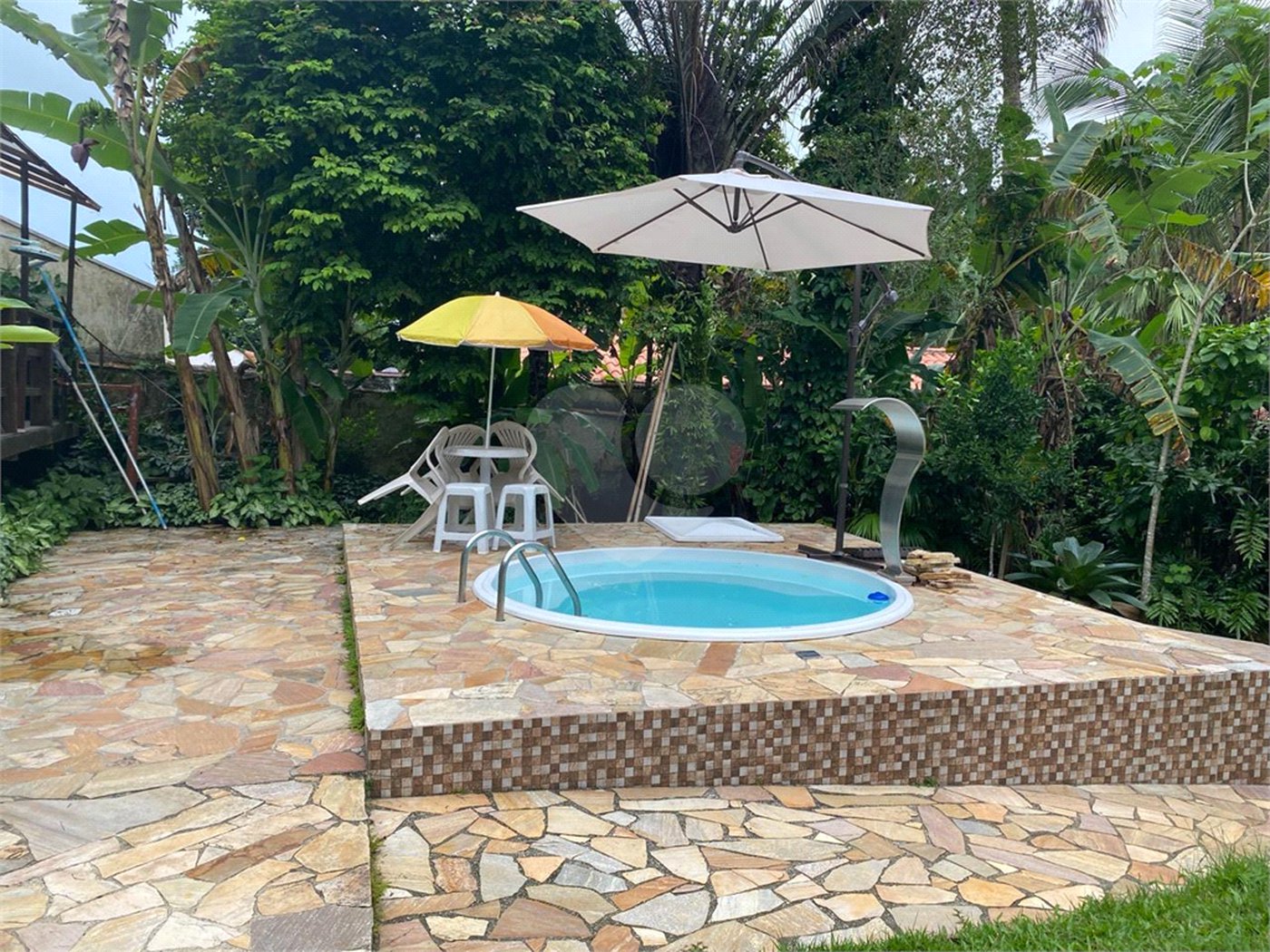 Casa à venda com 6 suítes em Massaguaçu, Caraguatatuba, SP