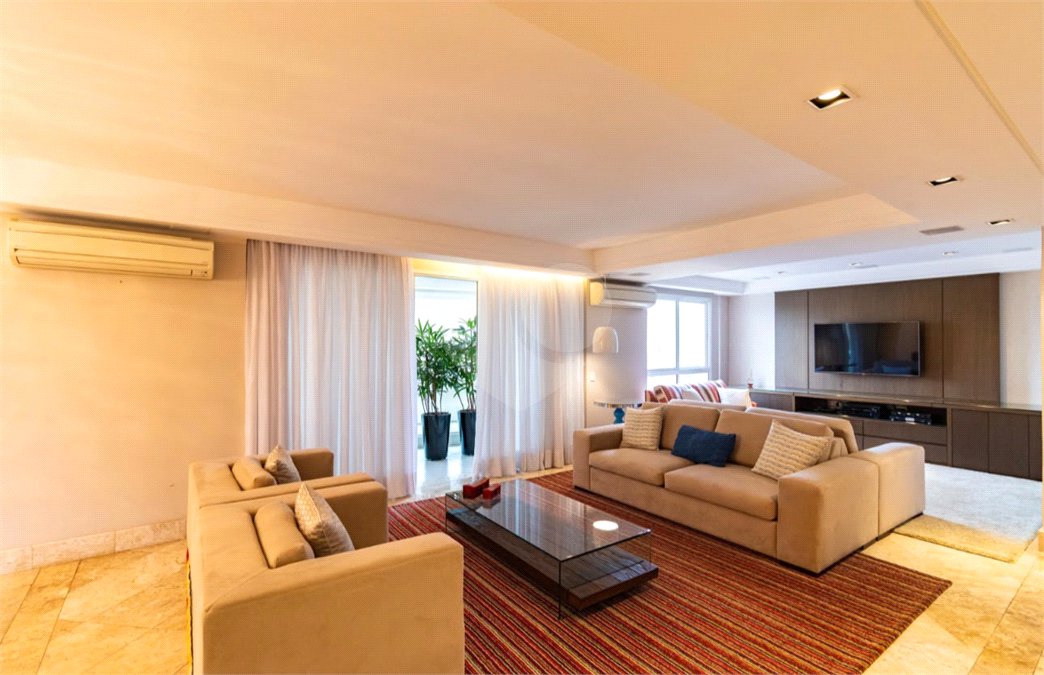 Apartamento para alugar com 4 suítes em Vila Andrade, São Paulo, SP