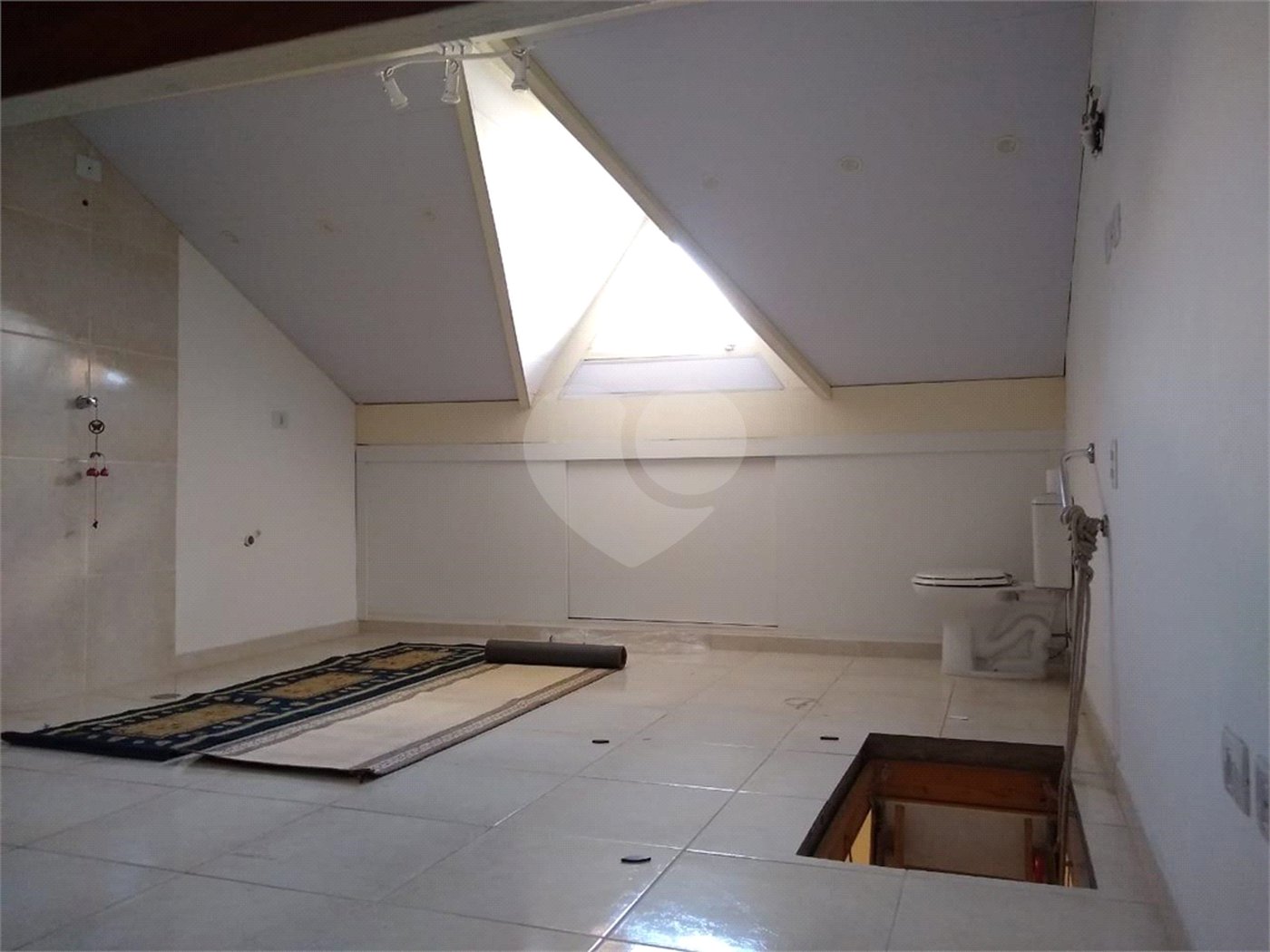 Casa à venda com 2 suítes no condomínio Residencial Pedro, São Paulo - SP