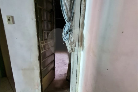Casa à venda com 6 quartos em Vila dos Remédios, São Paulo, SP