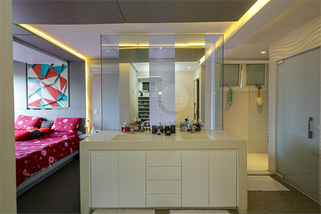 Casa à venda com 3 suítes no condomínio Modigliani, São Paulo - SP