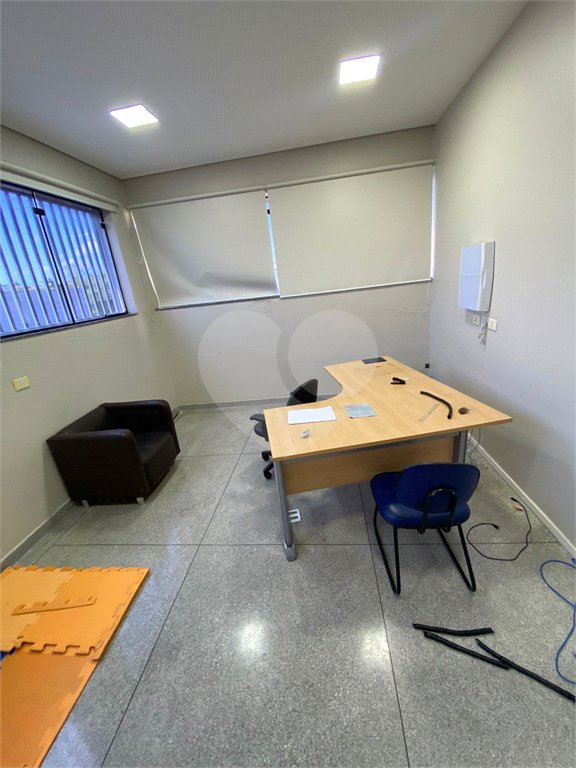 Salão para alugar em Vila Romanópolis, Ferraz de Vasconcelos, SP