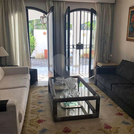 Casa à venda com 4 quartos, sendo 1 suíte, em Vila Cordeiro, São Paulo, SP
