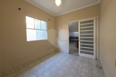 Casa à venda com 3 quartos, sendo 1 suíte, no condomínio Parque das Árvores, Sorocaba - SP