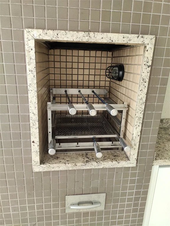 Apartamento à venda ou para alugar com 3 quartos, sendo 1 suíte, em Parque Reboucas, São Paulo, SP