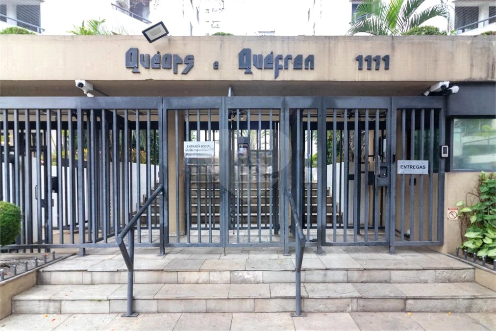 Apartamento à venda com 3 quartos, sendo 2 suítes, em Moema, São Paulo, SP