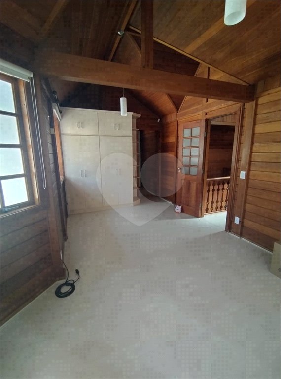 Casa à venda com 3 quartos, sendo 1 suíte, no condomínio Bosque de Greviléa, Vinhedo - SP
