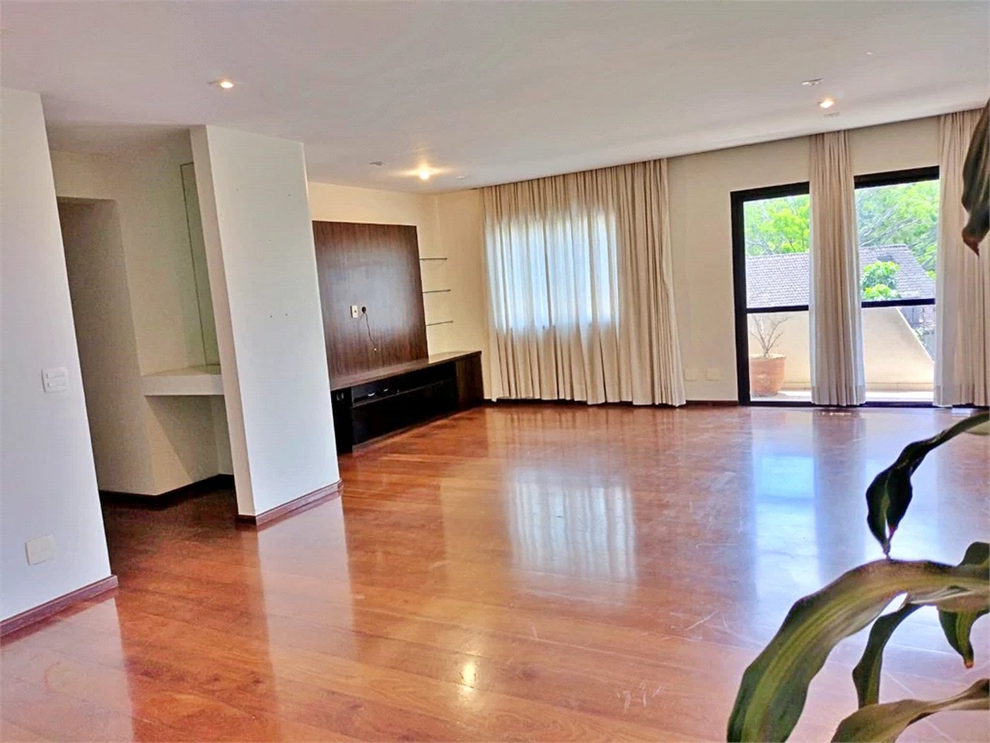 Apartamento à venda com 4 quartos, sendo 3 suítes, em Vila Andrade, São Paulo, SP